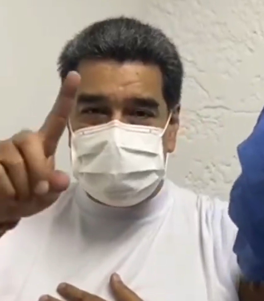 ▲▼俄10萬劑「衛星五號」運抵委內瑞拉　總統馬杜洛接種：感覺挺好。（圖／翻攝自推特「teleSUR」）