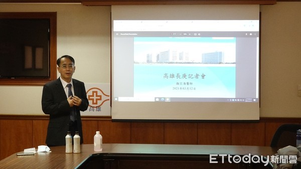 ▲顏宗海醫師表示自己南下駐診3個月,發現求診者「重金屬中毒」比例偏高             。（圖／記者吳奕靖攝）