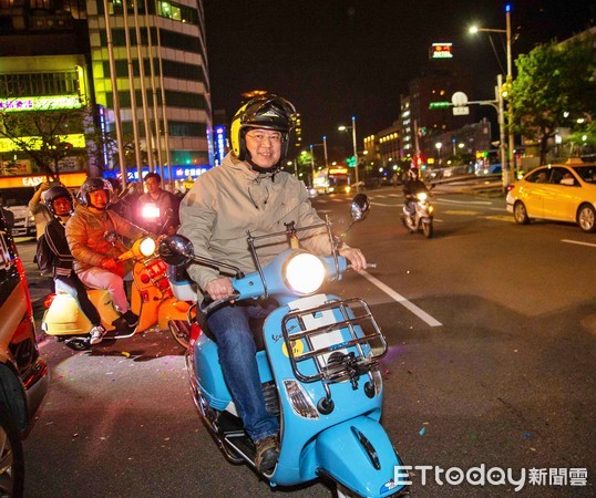 ▲24小時機車「切西瓜」台灣縱走 林右昌騎歐兜邁出發南北700km。（圖／基隆市政府提供）