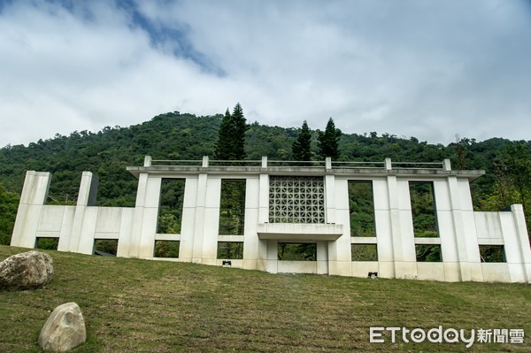 ▲▼變身「跑馬古道公園」的礁溪明德訓練班，入口處管訓室（上圖）被保留，將成網美景點。（圖／記者游芳男翻攝，下同）