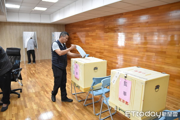 ▲雲林備受爭議的虎尾鎮農會改選，今日召開臨時代表大會，也順利完成理事、監事及上級農會代表。（圖／記者蔡佩旻翻攝）