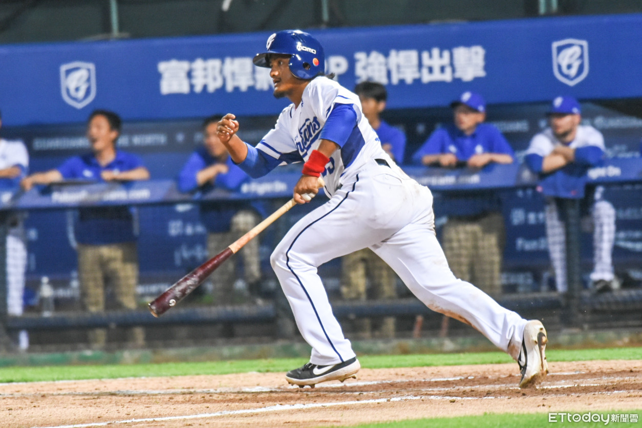 [討論] 2025內野守備教練