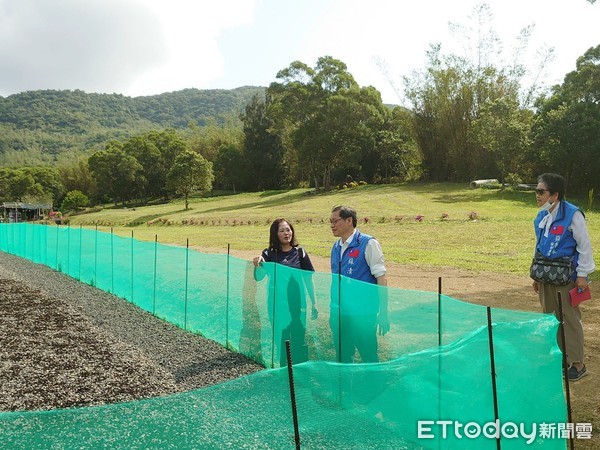 ▲滿州一家生技公司以自然農法成功培育雨來菇             。（圖／記者陳崑福翻攝，以下同）
