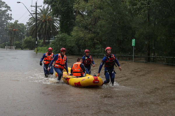 ▲澳洲東岸週末降雨量打破紀錄，部分地區發生半世紀以來最嚴重洪災。圖為新南威爾斯州的情況。（圖／路透）