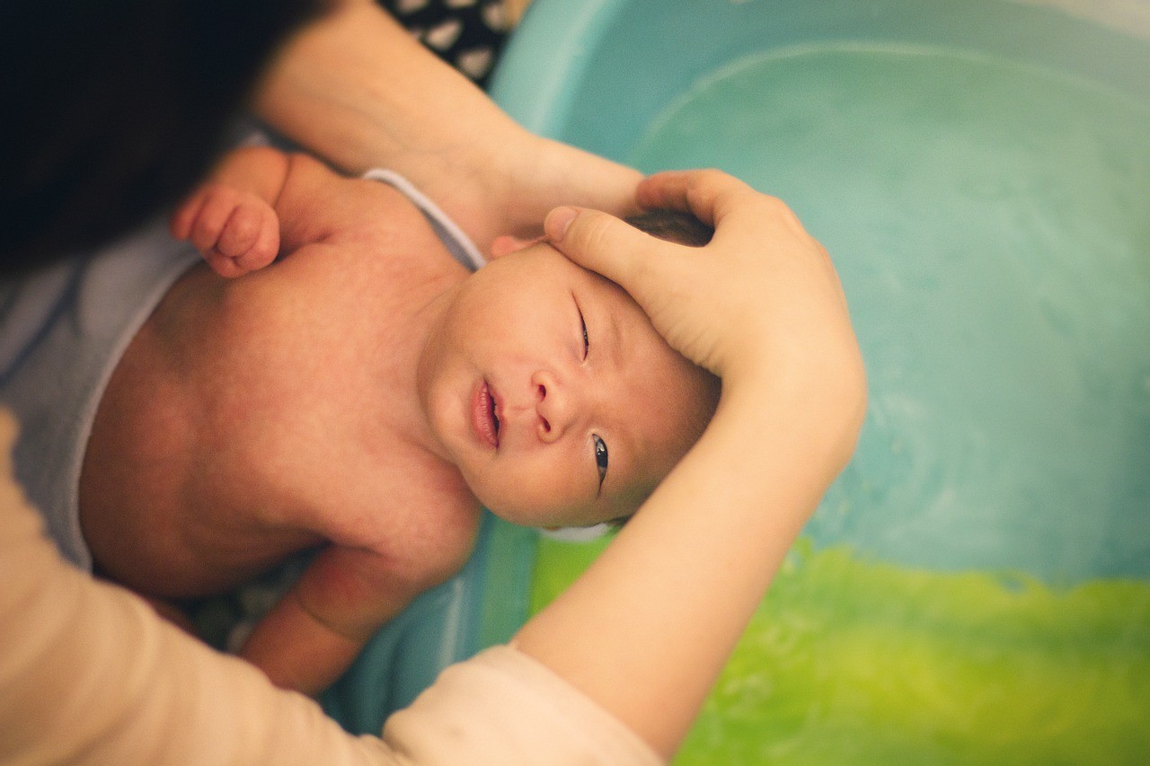 ▲嬰兒洗澡。（圖／取自pixabay）