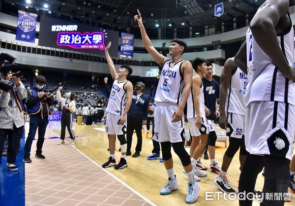 ▲▼109學年度UBA四強賽,公開男一級冠軍戰,政大奪冠 。（圖／記者李毓康攝）