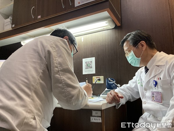 ▲▼張上淳打AZ疫苗。（圖／記者洪巧藍攝）