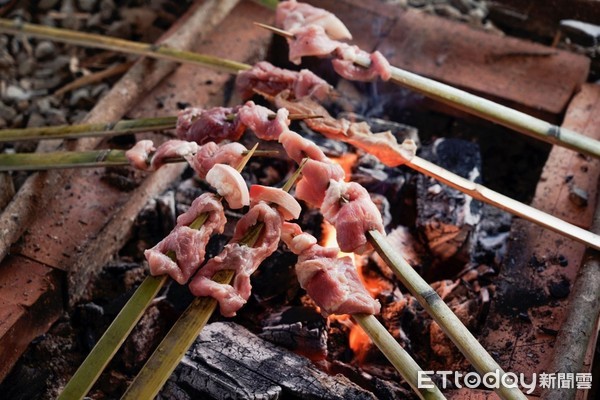 ▲▼「縱谷原遊會—部落食樂園」集結部落美食、美學、音樂及特色工藝。（圖／縱管處提供，下同）