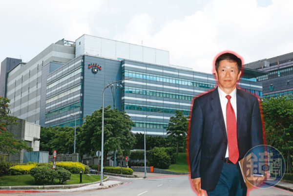 台積電轉投資的采鈺科技預計4月初興櫃掛牌，圖右為台積電董事長劉德音。
