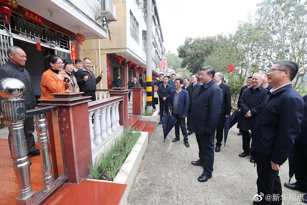 ▲▼習近平福建三明市考察　特別參觀「沙縣小吃」攤位。（圖／翻攝新華社）