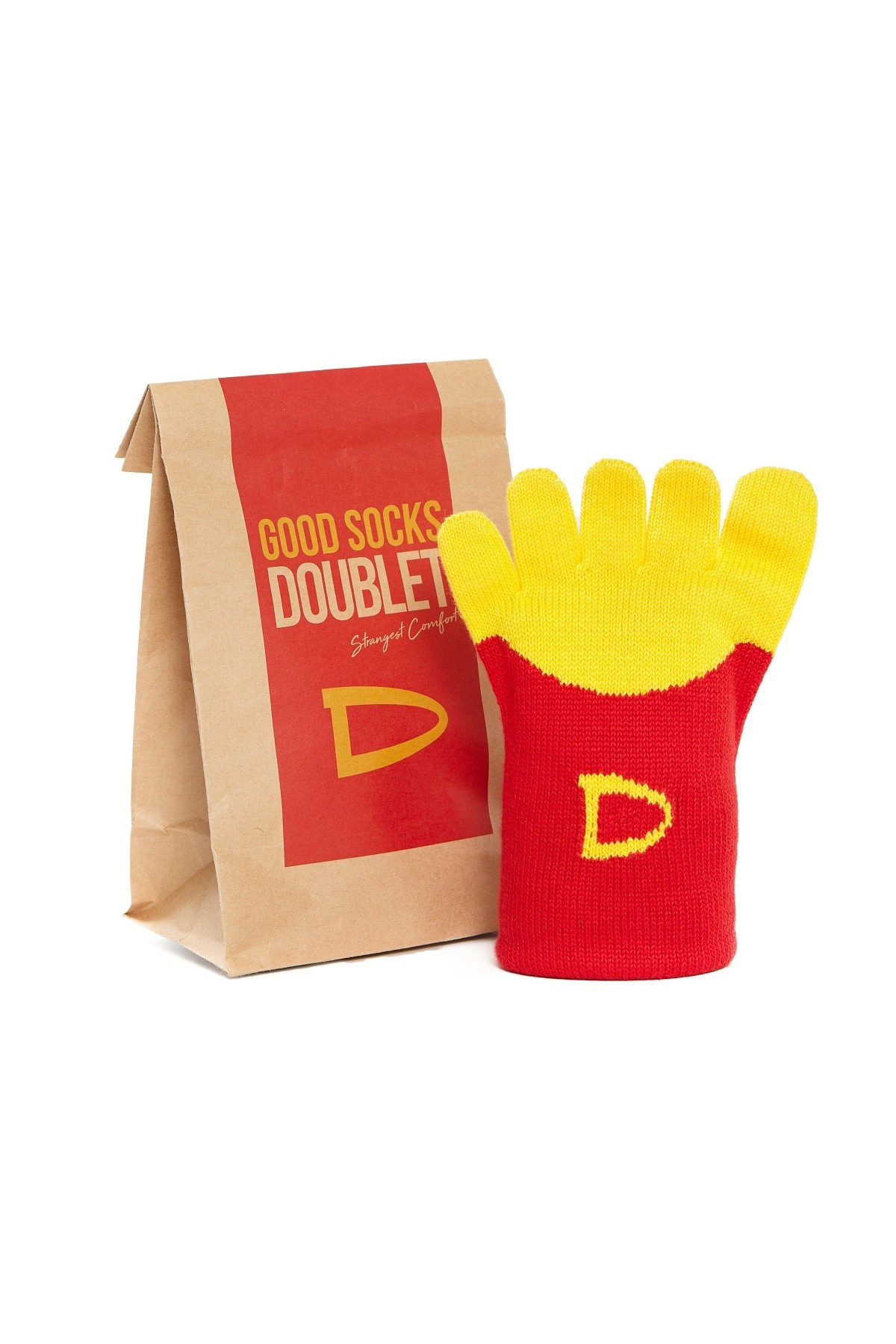 ▲Doublet巧妙的運用可愛的五指襪，注入麥當勞標誌性的「紅黃配色」翻玩。（圖 / 翻攝品牌官網）