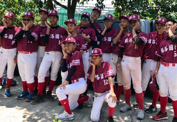 ▲屏縣麟洛逆轉勝晉級，麟洛許立恆為求隊打下勝利。（圖／學生棒聯提供）