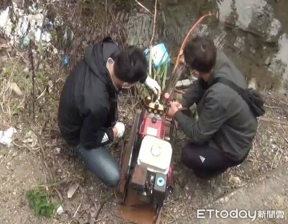 ▲▼員警在嫌犯住處搜出白色粉末安非它命及吸食器。（圖／台東縣警察局提供，下同）