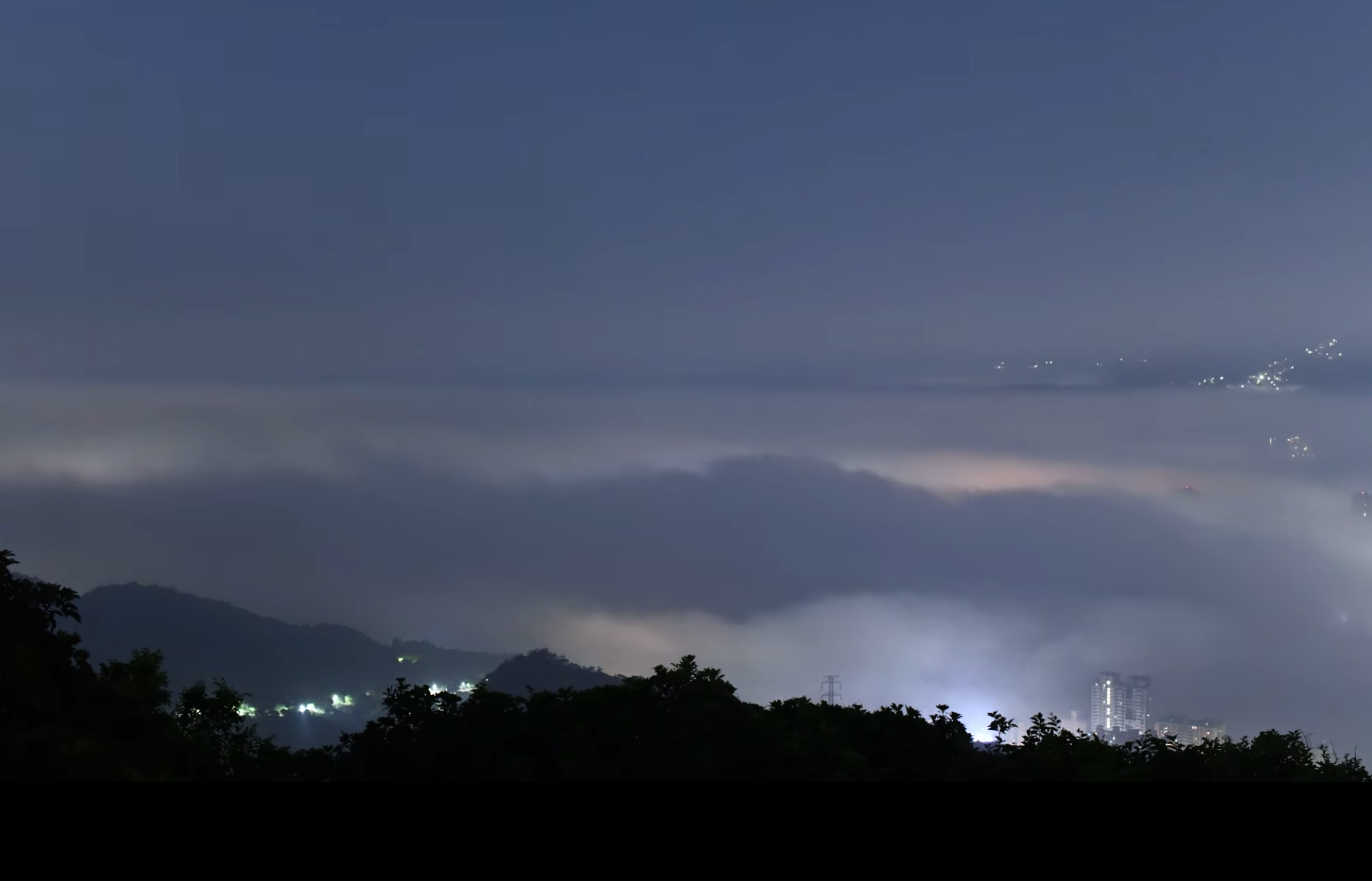 ▲大片濃霧覆蓋台北盆地。（圖／翻攝自Facebook／鄭明典）