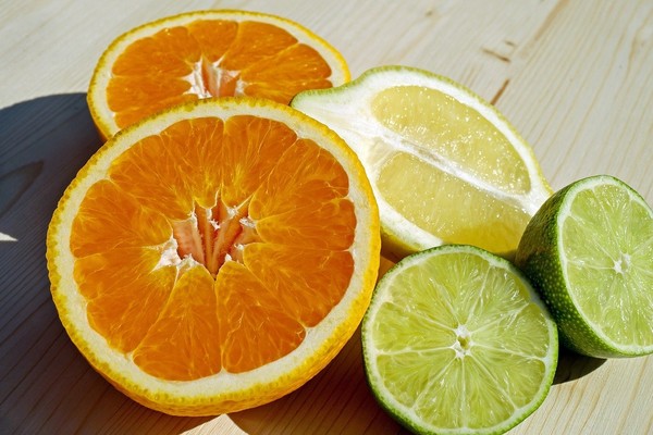 檸檬,柑橘類,水果。（圖／取自免費圖庫Pixabay）