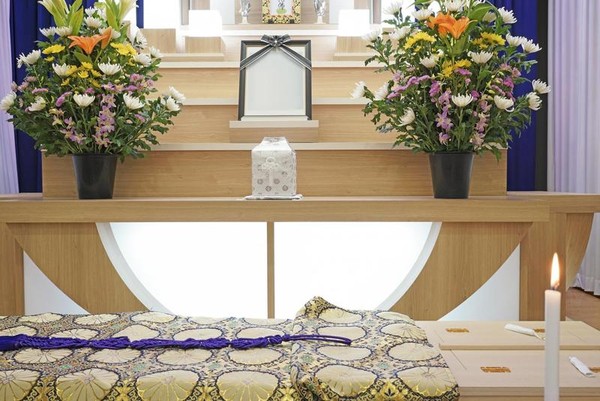 日本京都一家殯儀館發生員工未認確死者家屬是否完成撿骨，就將死者遺骨吸進吸塵器的重大疏失。（示意圖，Photo-AC）