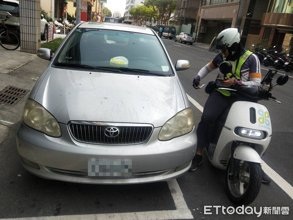▲台南市政府於4月4日清明節，路邊停車暫停收費1日。（圖／記者林悅翻攝）
