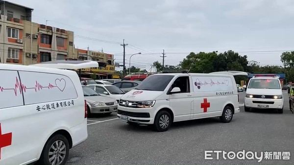 ▲▼ 新城車站遺體準備移出。（圖／記者黃彥傑攝）