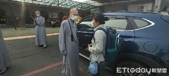 ▲妹妹目擊姐姐在廁所被車門夾死。（圖／記者許宥儒攝）