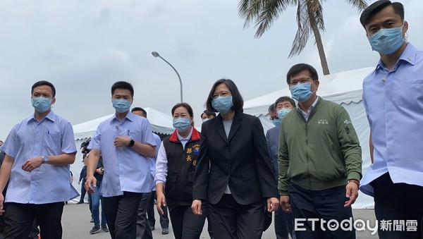 ▲▼總統蔡英文至花蓮殯儀館慰問家屬。（圖／記者游宗樺攝）