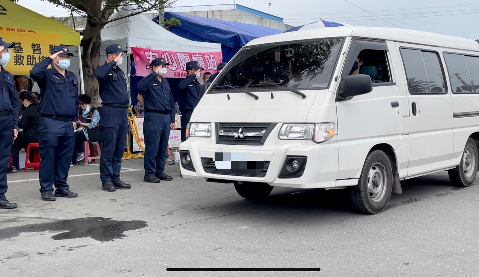 警署長陳家欽調派警車 出動 專人專車 警車前導護送遺體 Ettoday社會新聞 Ettoday新聞雲