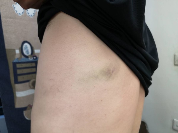 ▲▼吃不到米糕竟拿鐵椅砸老闆，台中Burberry哥身價驚人豪車代步。（圖／民眾提供）