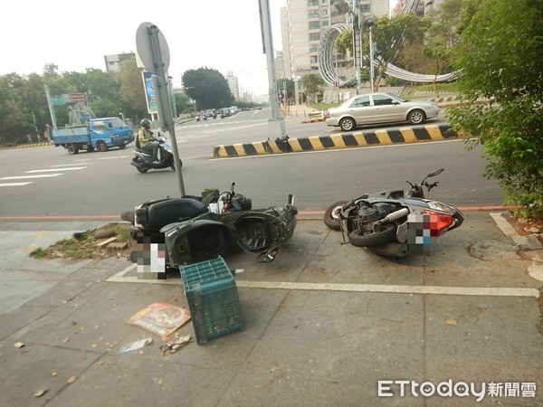 ▲▼賓士車酒駕變換車道，擦撞機車。（圖／民眾提供）