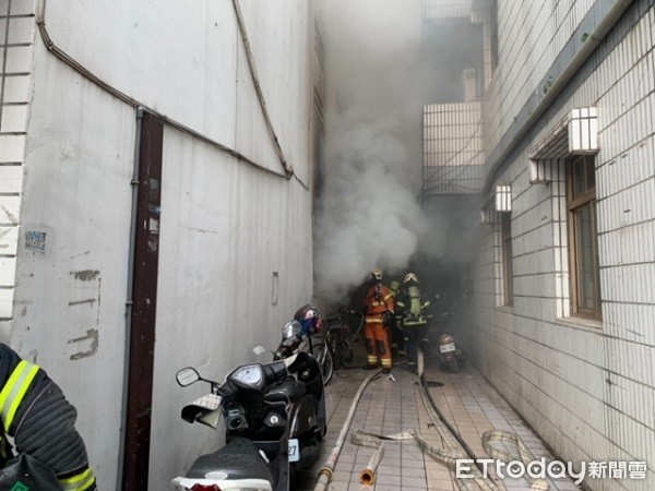 ▲桃園市大樓傳出火警。（圖／桃園市消防局提供）