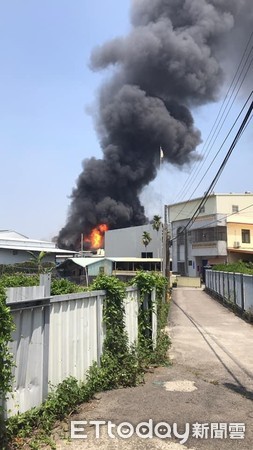 ▲台中工廠火警。（圖／民眾提供）