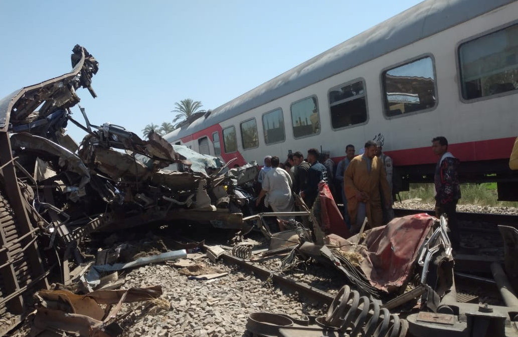 ▲▼埃及3月26日發生嚴重火車相撞事故。（圖／路透）