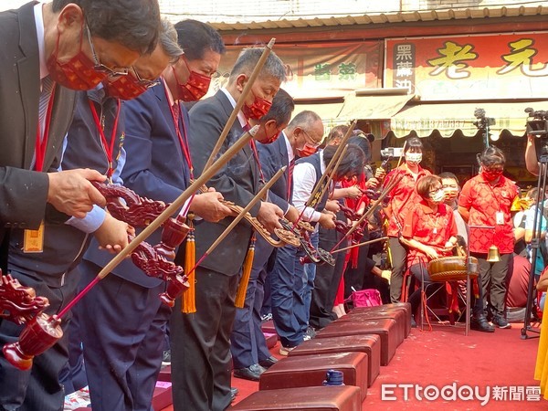 ▲大甲媽祖祝壽大典人潮滿滿。（圖／記者翁伊森翻攝）