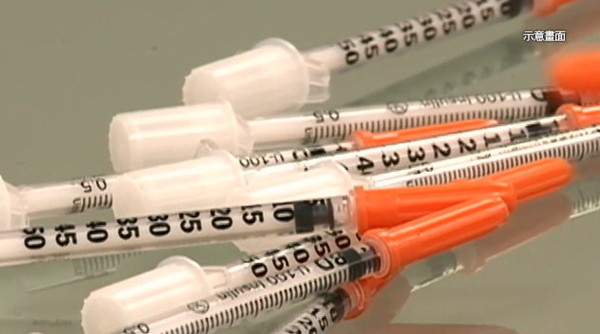 宜蘭女名醫讓38學生輪流用「12根針頭抽血」　身分曝！陽明博士。（圖／東森新聞）