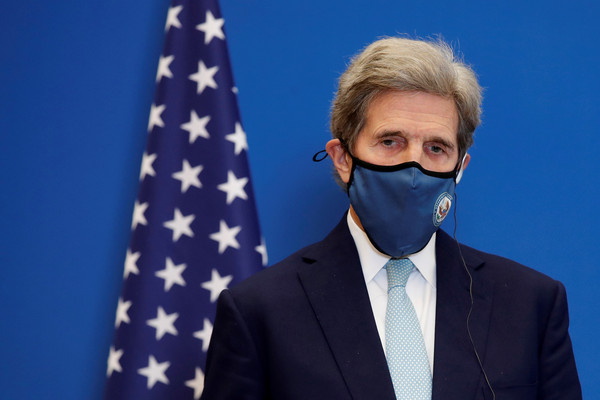 ▲▼美國氣候問題特使克里（John Kerry）正展開訪問中國行程，2021年4月14日晚上抵達上海             。（圖／路透社）
