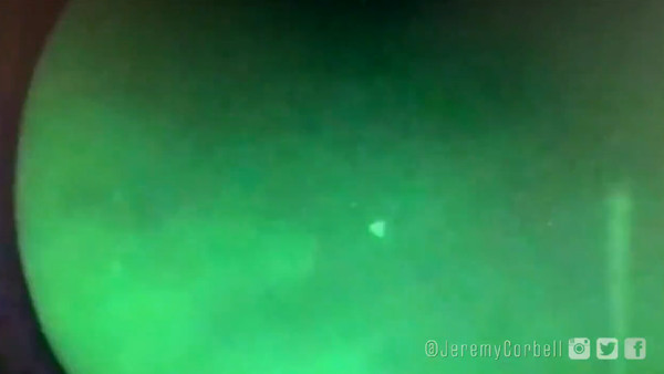 ▲▼五角大廈證實：UFO盤旋影片是真的。（圖／翻攝自推特／@JeremyCorbell）