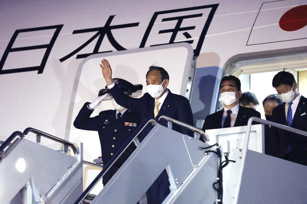 ▲▼日本首相菅義偉飛抵美國。（圖／達志影像／美聯社）