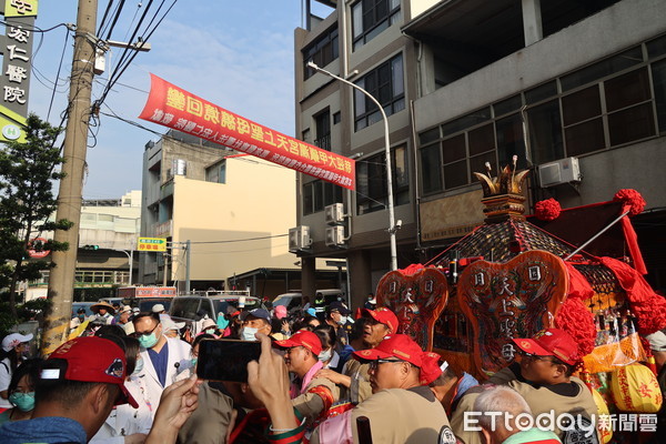 ▲彰化宏仁醫院迎大甲媽。（圖／記者唐詠絮翻攝）