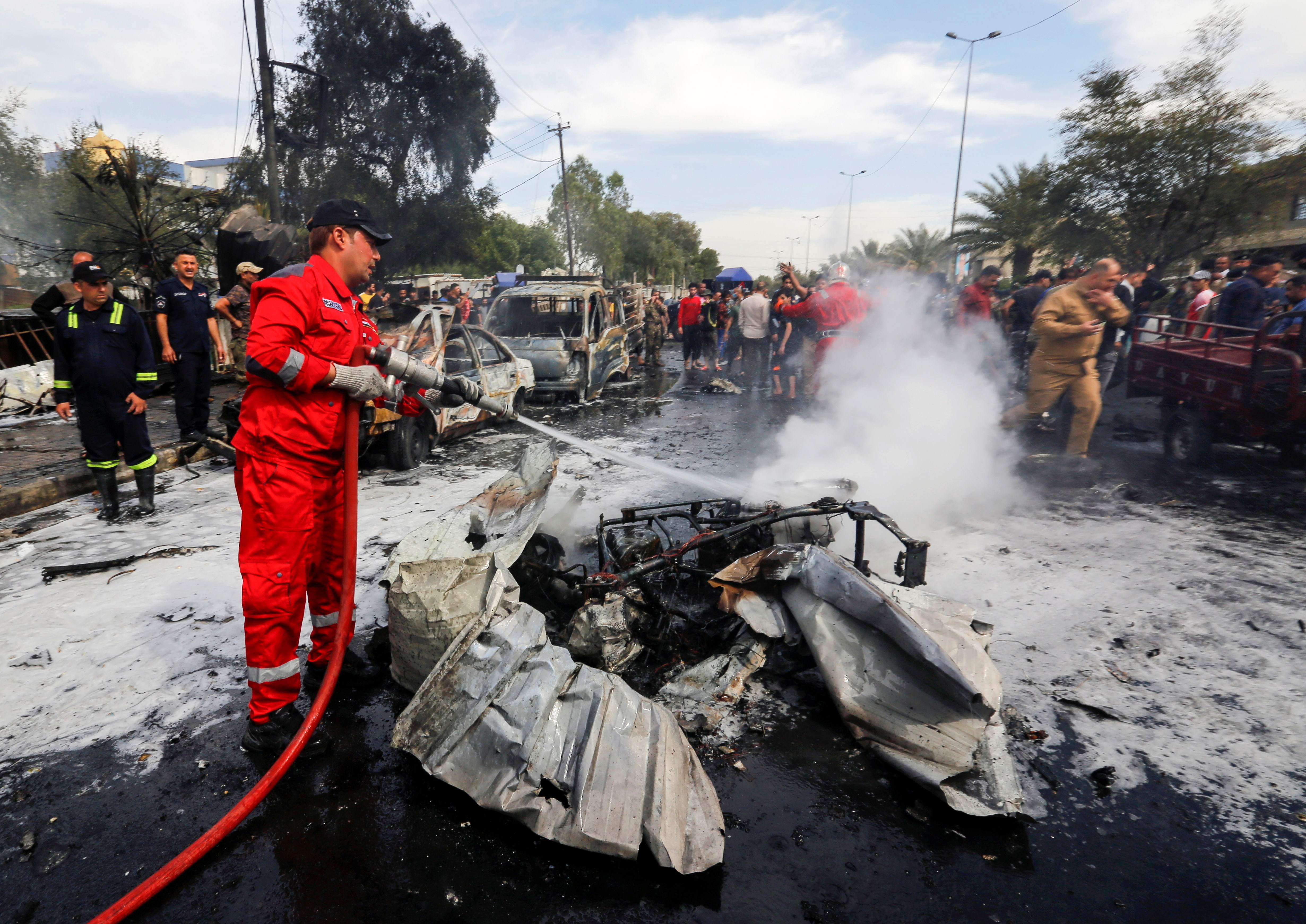 ▲▼伊拉克巴格達發生汽車炸彈攻擊，造成至少5人死亡。（圖／路透社）