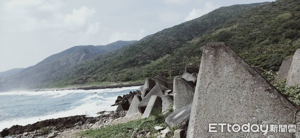 ▲▼空軍飛官潘穎諄於屏東南仁漁港尋獲遺體。（圖／記者吳奕靖翻攝）