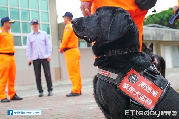 海巡狗狗畢業考。（圖／海巡署長室 Coast Guard）