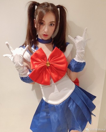▲▼方媛去年曾cosplay美少女戰士。（圖／翻攝自微博／方媛Moka）