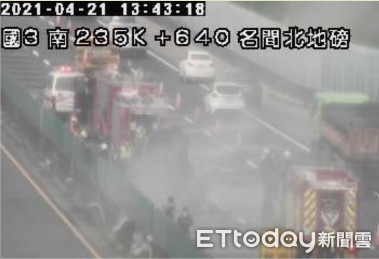 ▲▼高速公路火燒車。（圖／記者高堂堯翻攝）