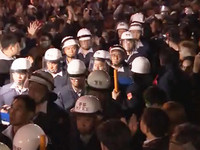 江揆下令強制驅離，大批鎮暴警察進駐行政院。