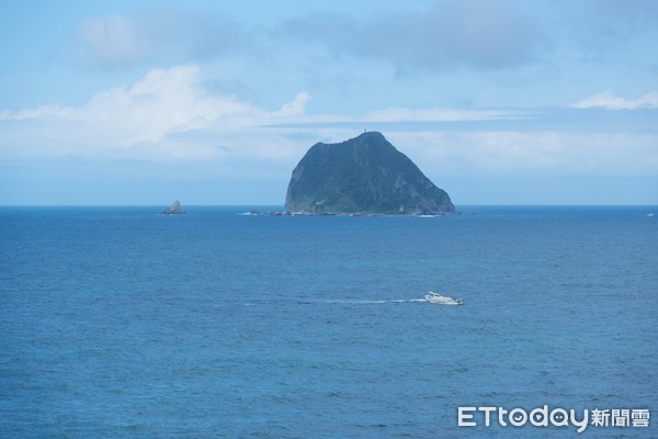 ▲星夢郵輪探索夢號,2021澎湖花火節,基隆嶼。（圖／記者彭懷玉攝）