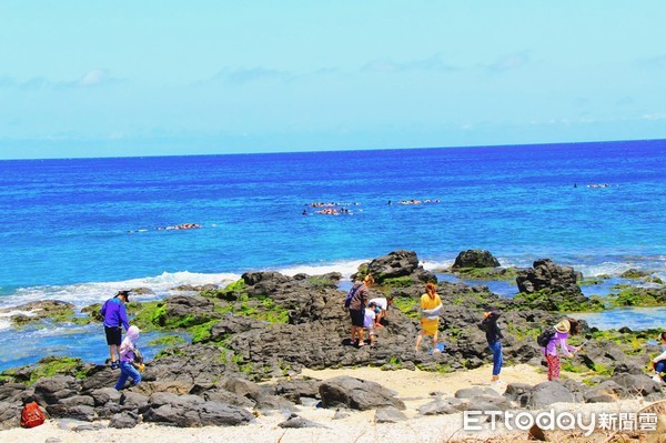 ▲▼澎湖七美月鯉灣，澎湖旅遊。（圖／記者蔡玟君攝）