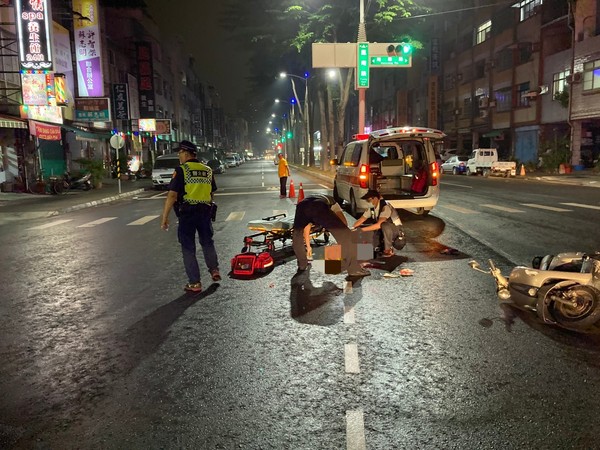 ▲▼  高雄鳳山發生一起死亡車禍           。（圖／記者黃子倩翻攝）