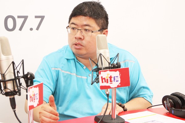 ▲▼蔡易餘接受廣播專訪。（圖／「Hit Fm《周玉蔻嗆新聞》製作單位提供）