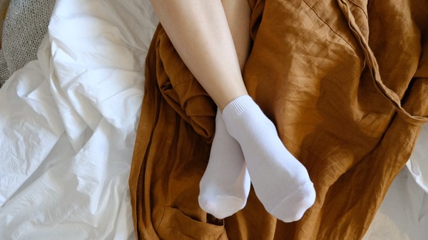 研究「穿襪子愛愛」更容易高潮　泌尿醫提3點說話了！ | ETtoday健
