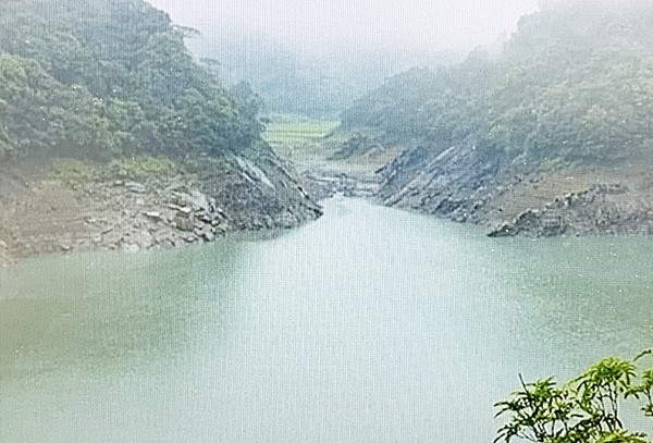 ▲石門水庫集水區連續2天降雨，北水局統計可為水庫帶來300噸水量。（圖／翻攝自桃園市觀旅局即時影像）