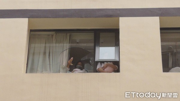 ▲▼台新銀行八德大樓地下室起火，樓上托嬰中心數名嬰兒待救。（圖／記者黃彥傑攝）