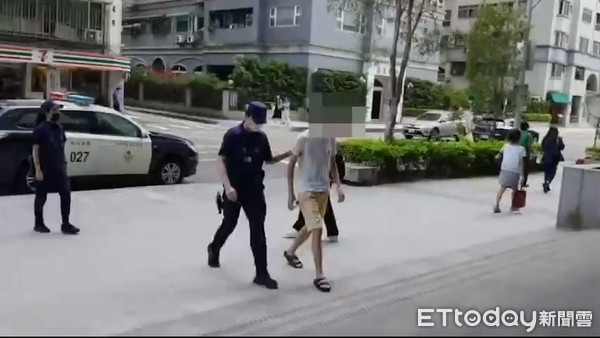 ▲松山警方3日逮捕一名涉嫌偷拍國小女童的變態狼。（圖／記者張君豪翻攝）